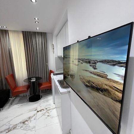 Midnight Apartments ติรานา ภายนอก รูปภาพ